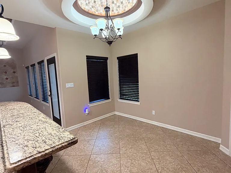1501 Granada Cir — Photo 14