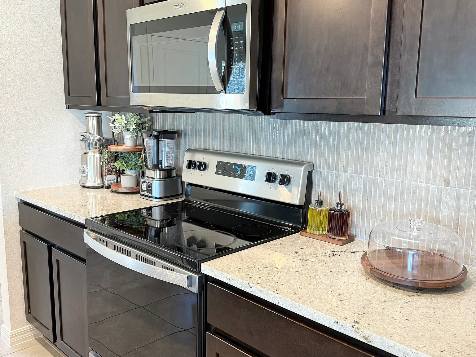 4 bed, 2.5 bath, 2447 sqft, $3,000 — Photo 4