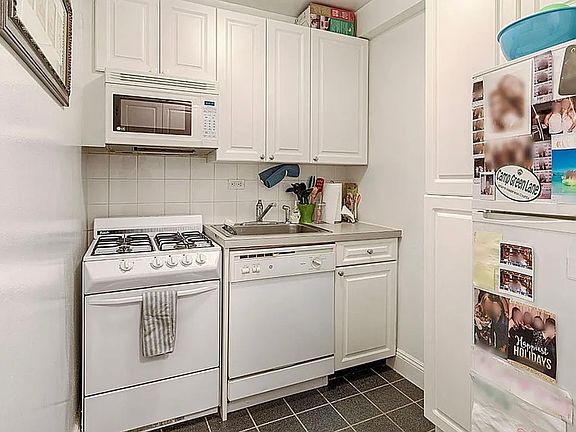 4th image of 140 E 56th St APT 9H