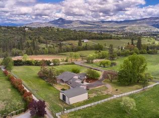 7300 Dark Hollow Rd, Medford, OR 97501