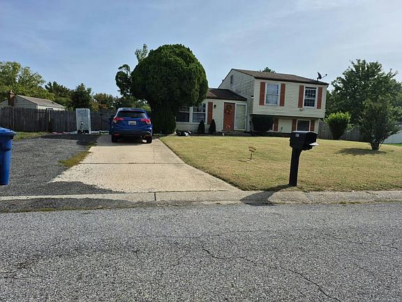 3rd image of 801 Truro Ct