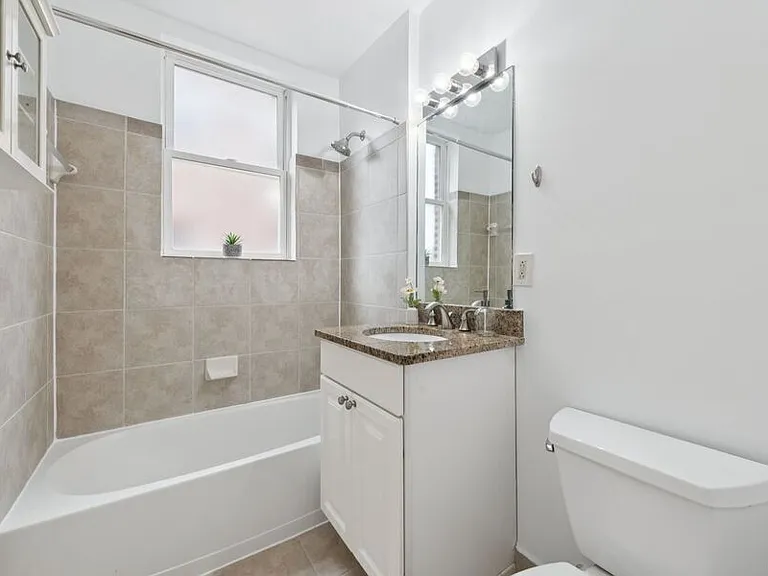 1438 Columbia Rd NW #305 — Photo 11