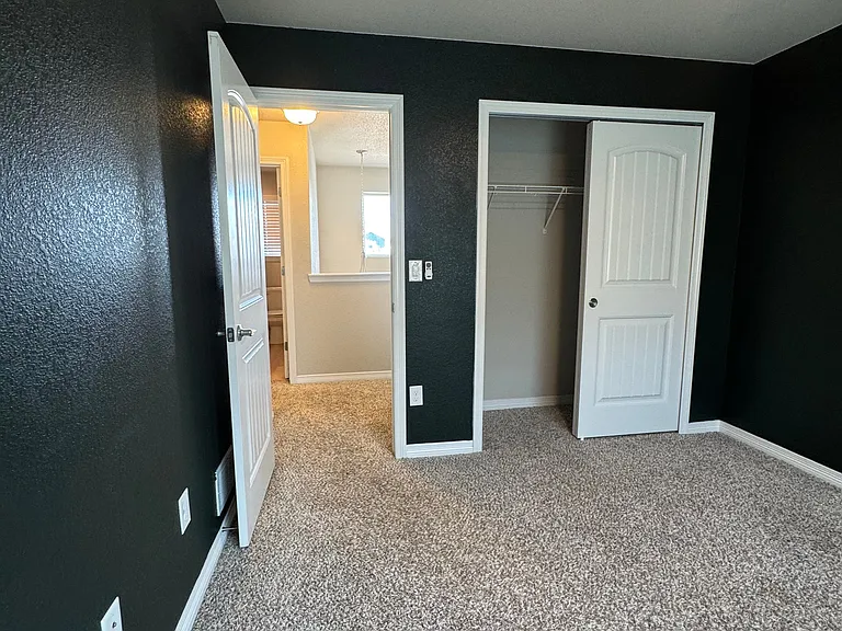 6802 Galpin Dr — Photo 27
