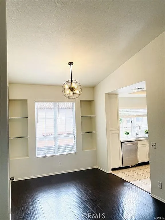 2 bed, 864 sqft, $3,200 — Photo 4