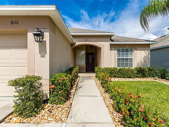 5th image of 8116 Carriage Pointe Dr