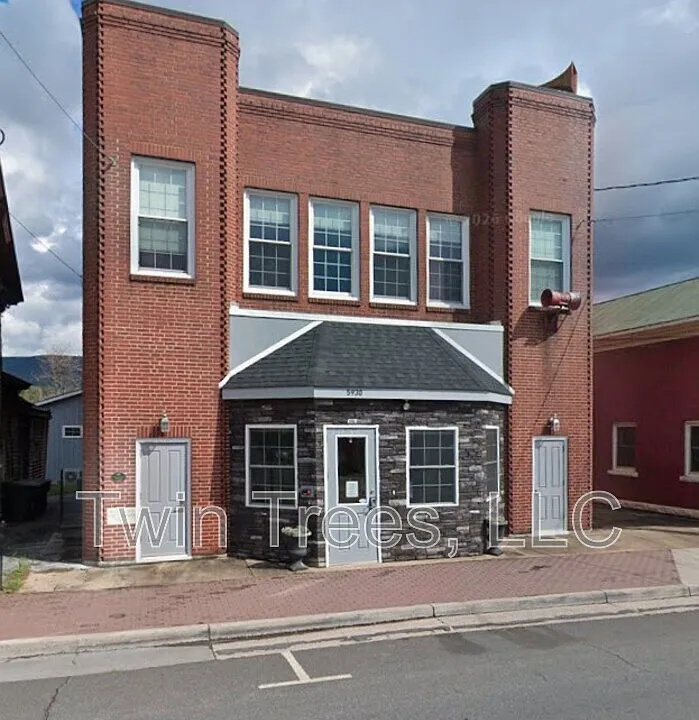 5930 Main St #7