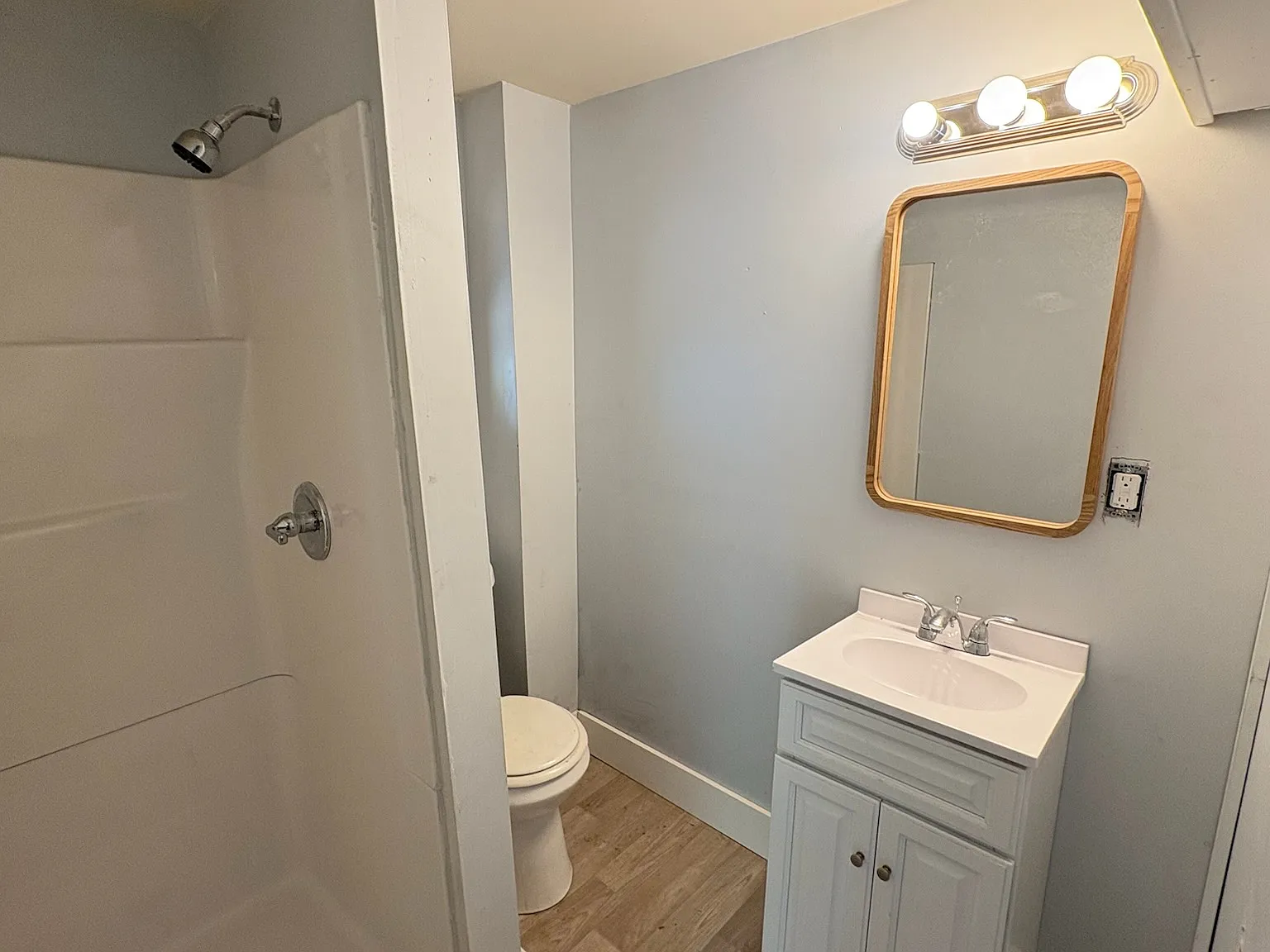 2 Zeller Pl — Photo 3