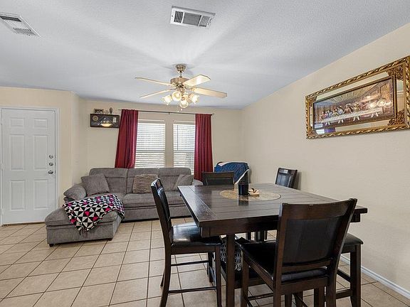 4th image of 709 Claremont Pkwy #A & B