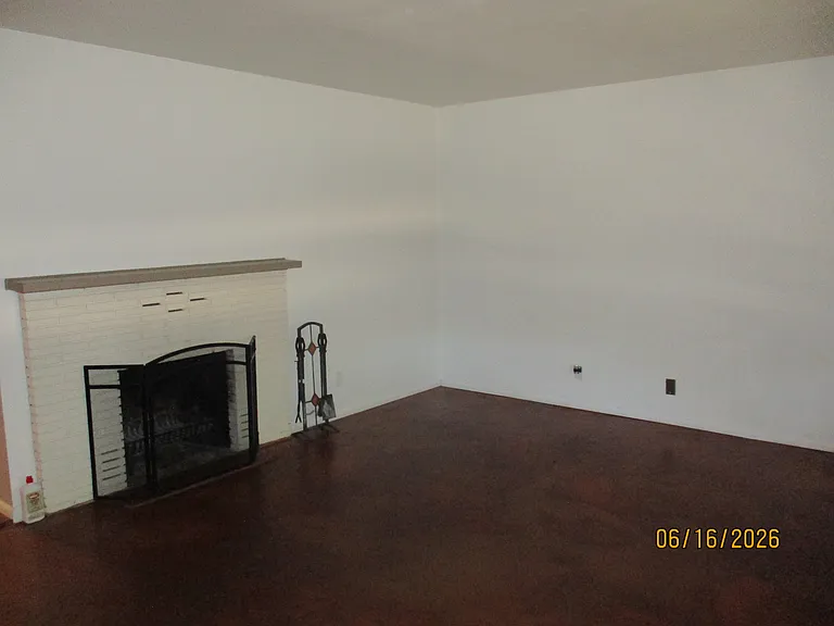 2101 June St NE — Photo 7