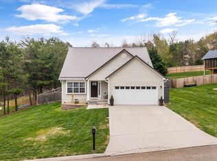 408 Dogwood Glen Ln, Powell, TN 37849
