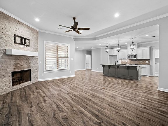 4th image of 9824 Oak Forest Ln