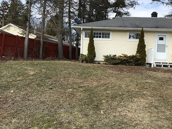 2 Old Winola Rd, Clarks Summit, PA 18411