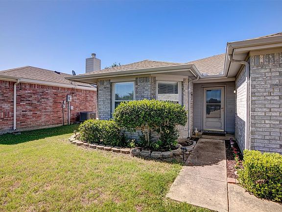 3rd image of 2805 Yukon Dr