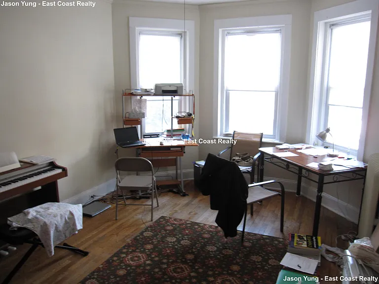 68 Woodstock Ave #6 — Photo 1