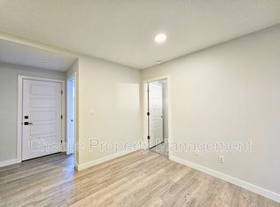 6038 Edmonds Pl NW, Edmonton, AB T6M 1J7