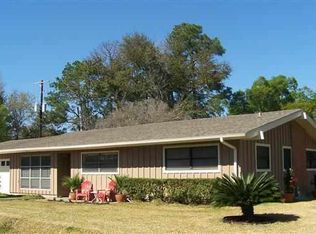 5430 W Groves Cir, Groves, TX 77619