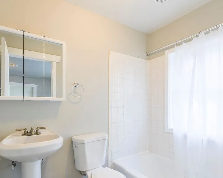 1435 Washington St NE — Photo 13