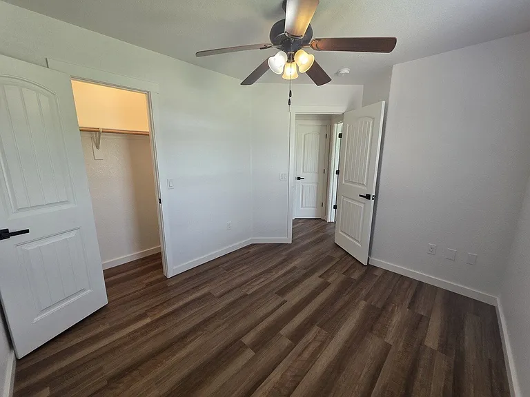 311 Violet St — Photo 12