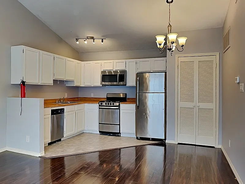 1 bed, 1.0 bath, 500 sqft, $799 — Photo 4