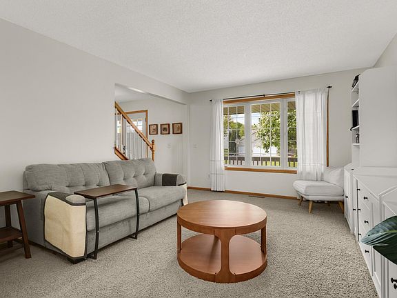 3rd image of 9080 Parkside Dr