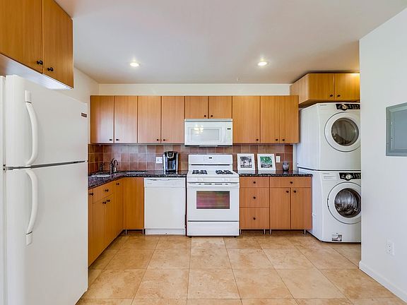3rd image of 1859 1/2 Grand Ave