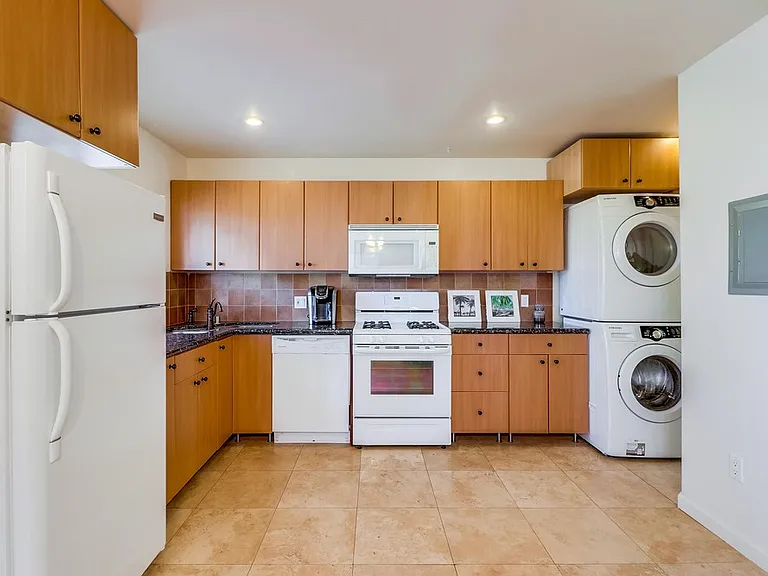 1859 1/2 Grand Ave #1 — Photo 3