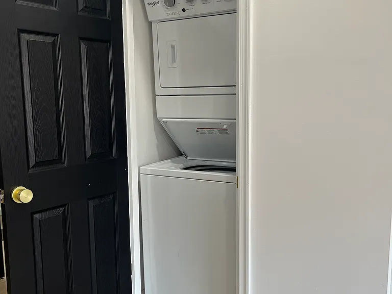 5856 Walton Ave — Photo 14