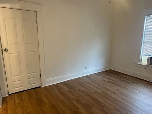 4th image of 113 Bluefield Ave