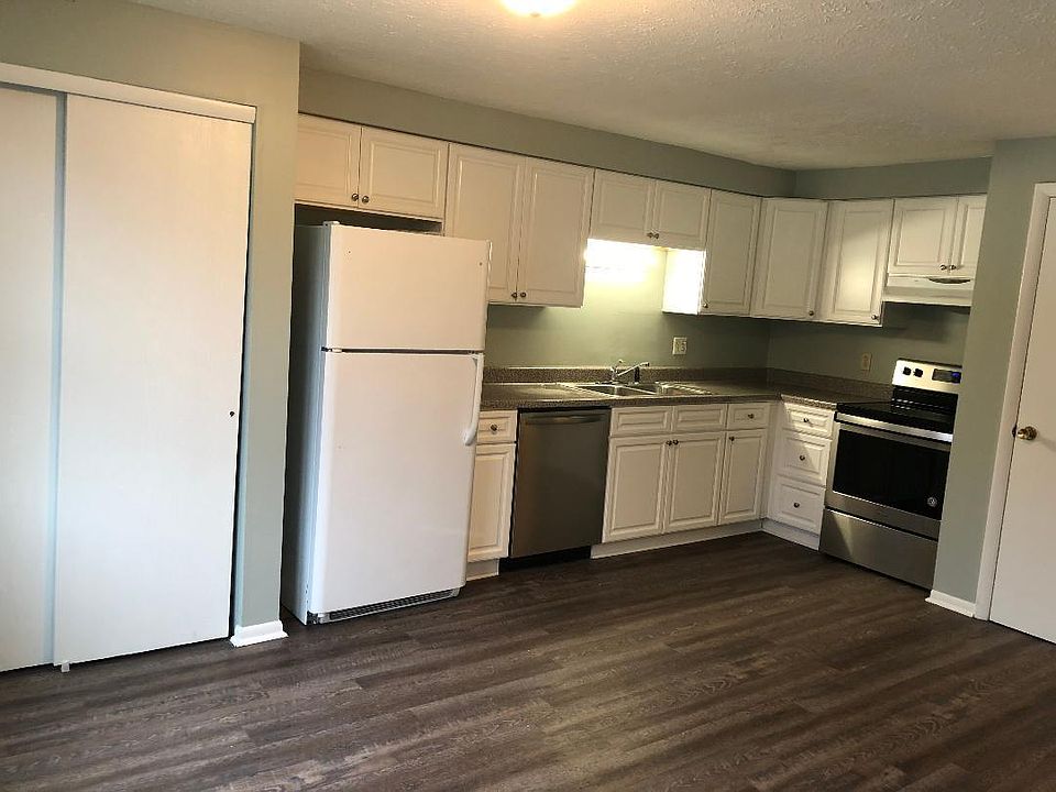 Large eat in kitchen