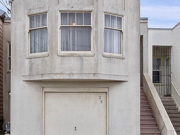 3rd image of 25 Bruce Ave