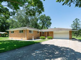 8911 Houghton Dr, Sterling Heights, MI 48314
