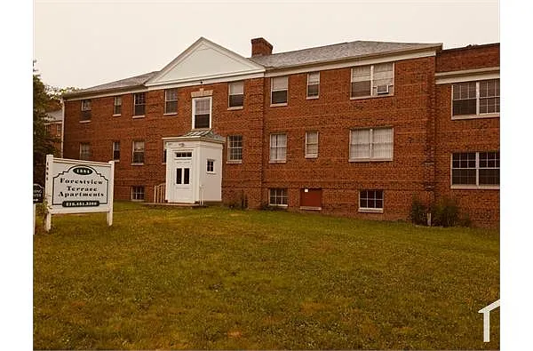 Building Photo - 1882 Forest Hills Blvd