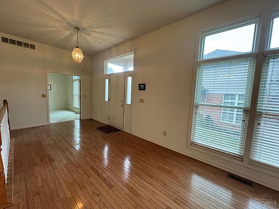 3rd image of 58 Stonehaven Dr