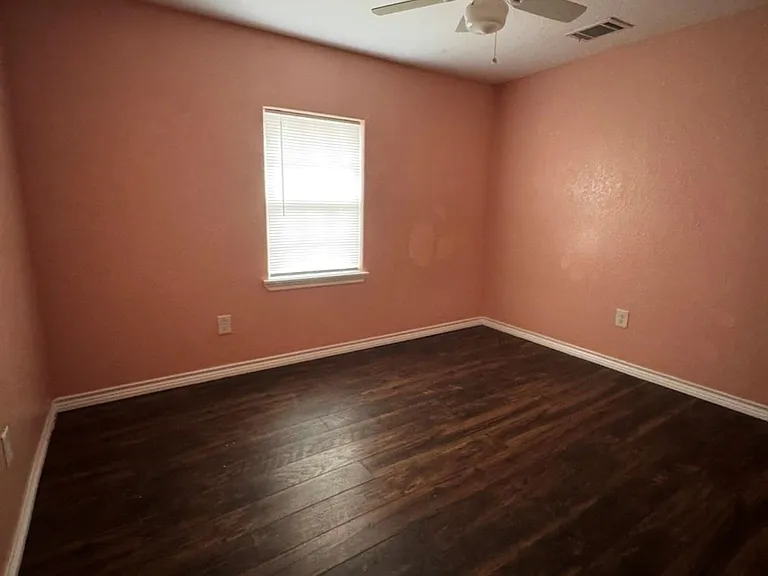 709 Matthews St — Photo 8