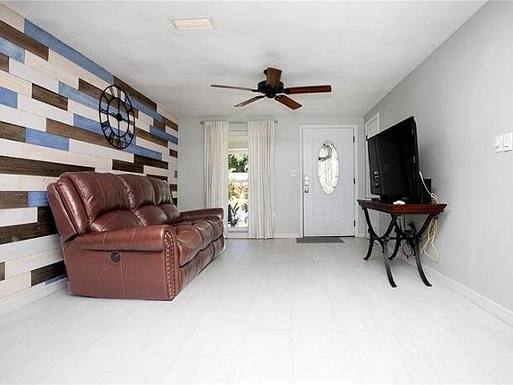 2nd image of 2881 Lemonwood St