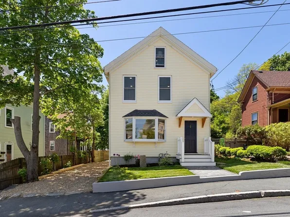 2 Harrison Ave, Gloucester, MA 01930