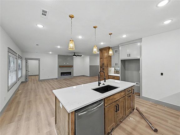 4th image of 1 Shildon Cir