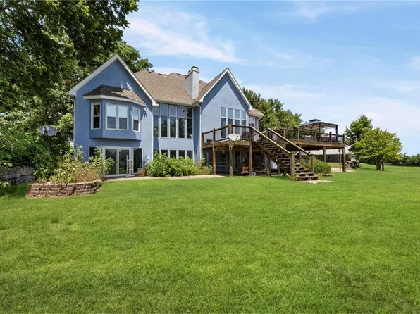5253 W 215th St, Bucyrus, KS 66013