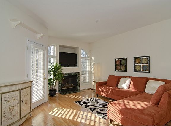 3rd image of 6031 Blue Point Ct