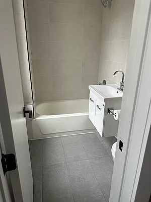 Rented by Peter R. Hungerford, LREB | media 22