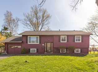 13 Oriole Path, Liverpool, NY 13090