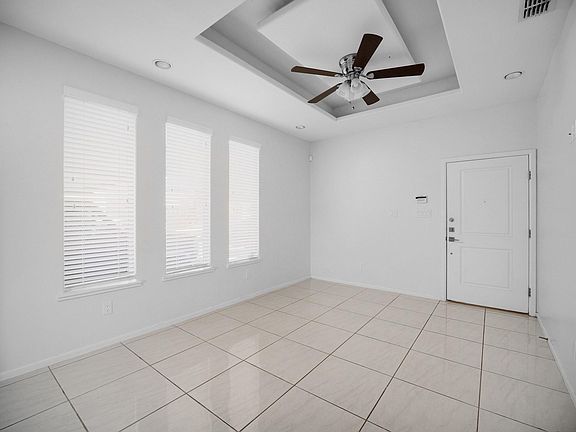 4th image of 214 Fig Dr APT 3