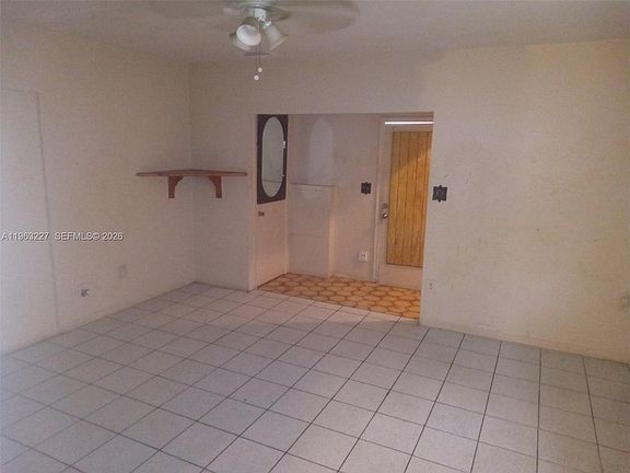 2nd image of 1925 Harding St #A-d