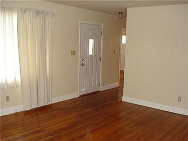 3rd image of 3225 Rosemary Ln