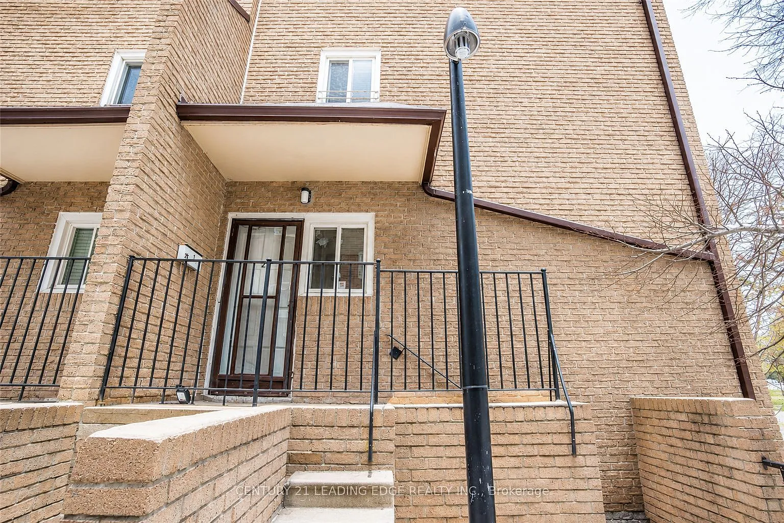 3 bed, $3,200 — Photo 1