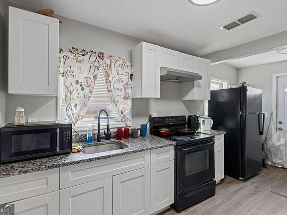 3rd image of 1128 Fair St SW