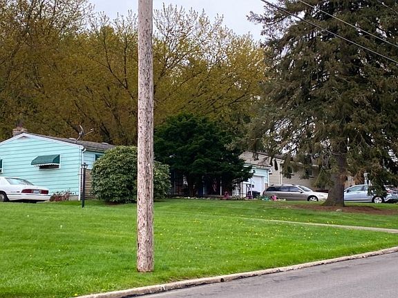 3rd image of 69 Memorial Cir
