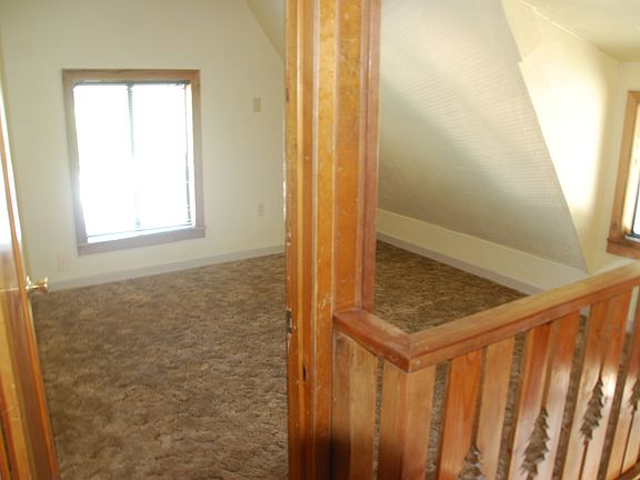 3rd image of 1066 Johnson Blvd