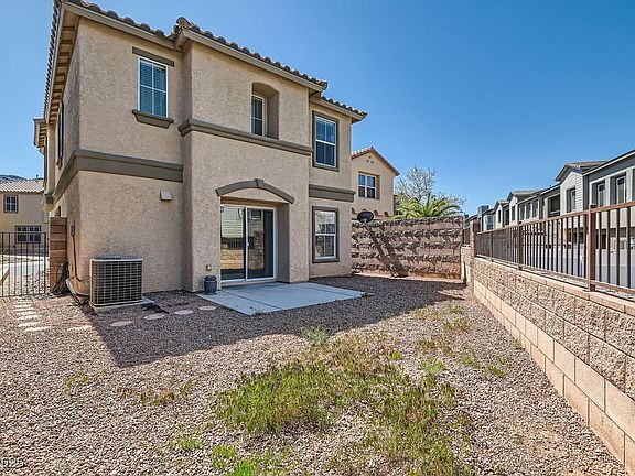 3rd image of 1129 Paradise Vista Dr