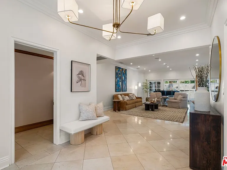 9023 Alto Cedro Dr — Photo 17